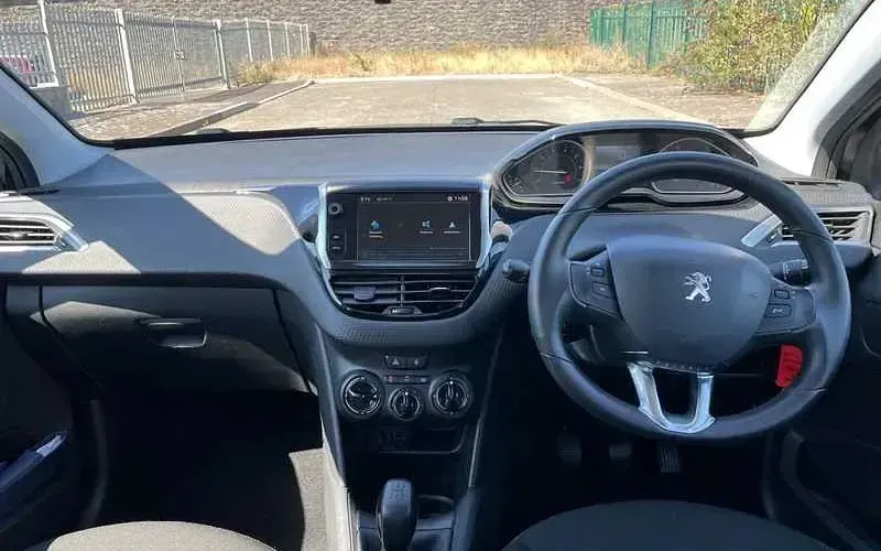 Used Peugeot 208 Active 82 HP (60 kW) 2017 Grey Hatchback