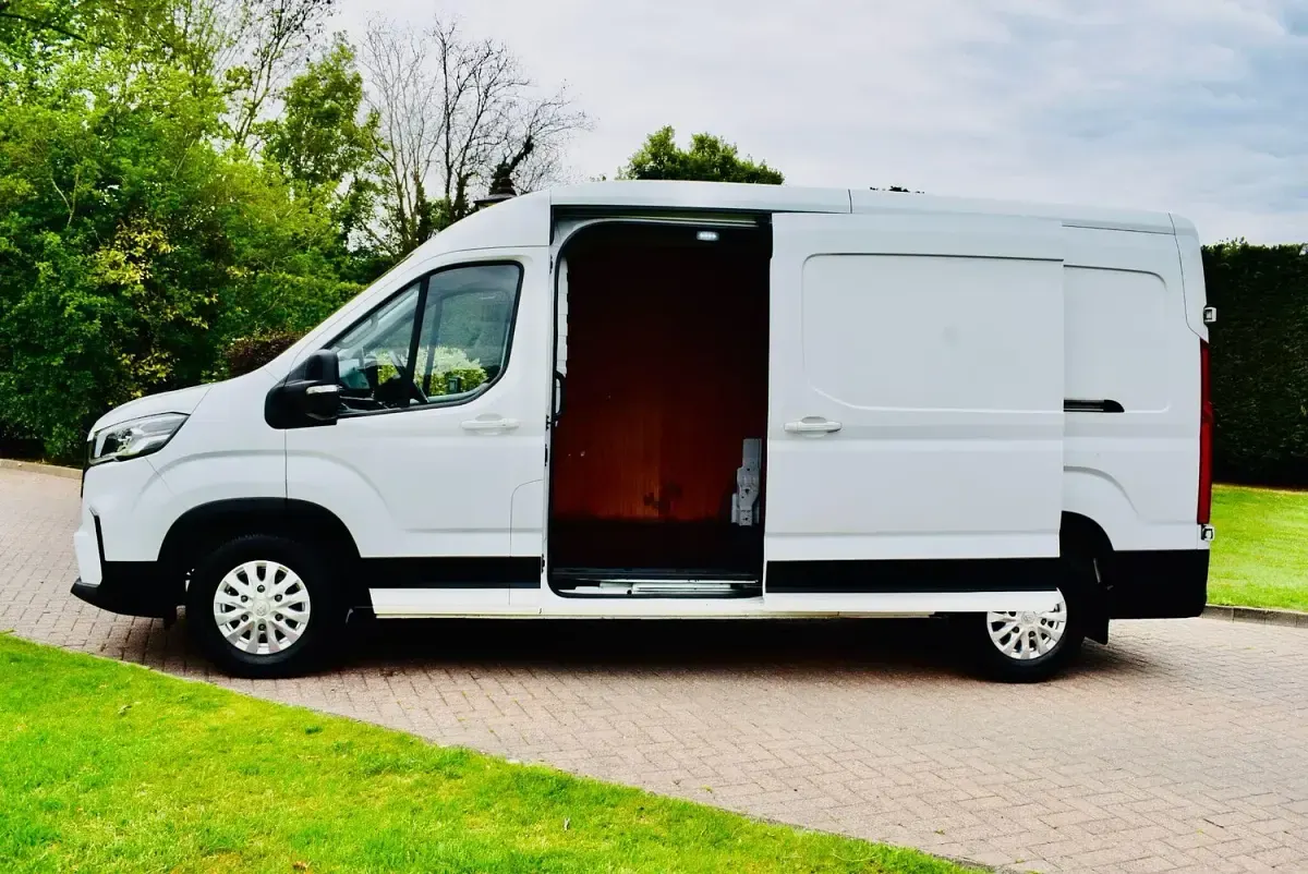 Used Maxus V90 161 HP (118 kW) 2024 White Van