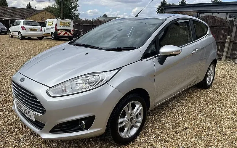 Used Ford Fiesta Zetec 82 HP (60 kW) 2015 Hatchback