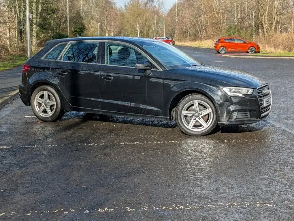 Usado Audi A3 Sportback Design 150 HP (110 kW) 2018 Preto Citadino