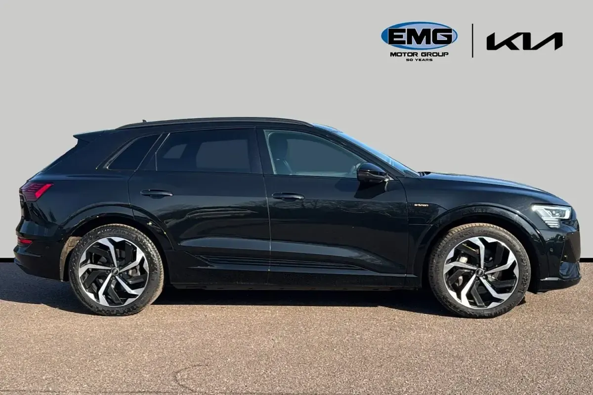 Używany Audi e-tron Black Edition 230 kW (313 KM) 2021 Czarny SUV