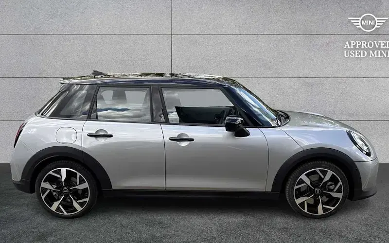 Used Mini Cooper Exclusive 150 kW (204 HP) 2026 Hatchback