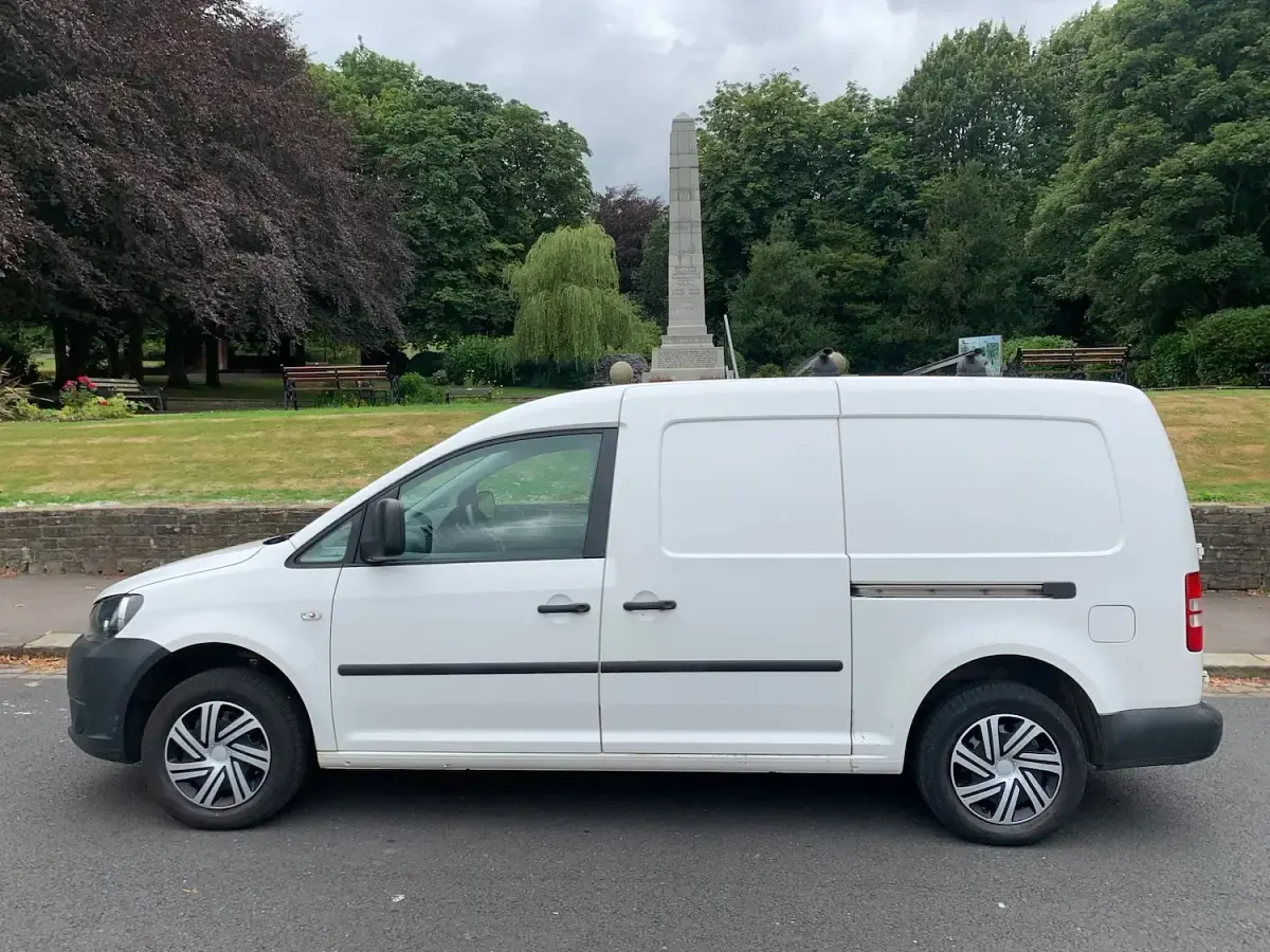 Used VW Caddy Startline 102 HP (75 kW) 2014 White MPV