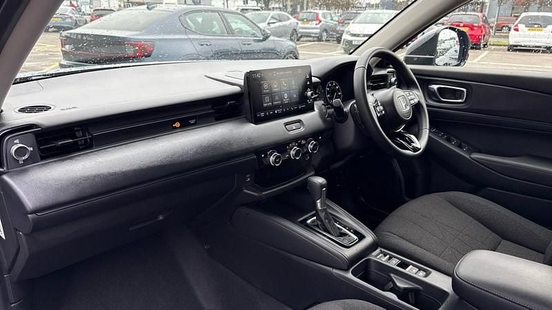 Used Honda HR-V Elegance 131 HP (96 kW) 2025 Grey SUV