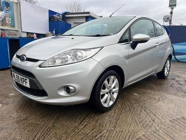 Silver Used 2009 Ford Fiesta Zetec Hatchback | £2,900 (A bit pricey) - Image 1/1