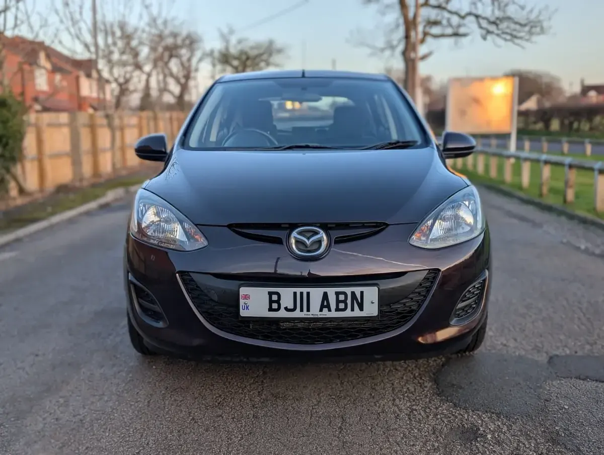 Used Mazda 2 102 HP (75 kW) 2011 Maroon Hatchback