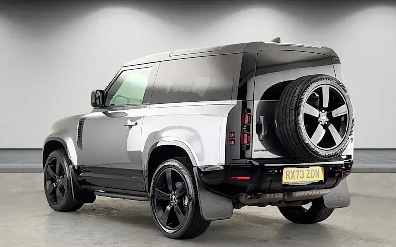Usado Land Rover Defender HSE Dynamic 249 HP (183 kW) 2025 SUV