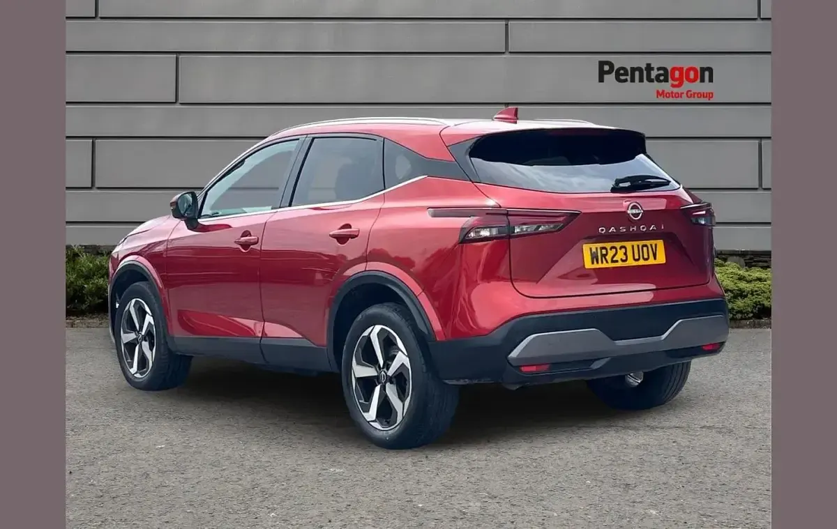 Used Nissan Qashqai N-Connecta 138 HP (101 kW) 2023 Red SUV