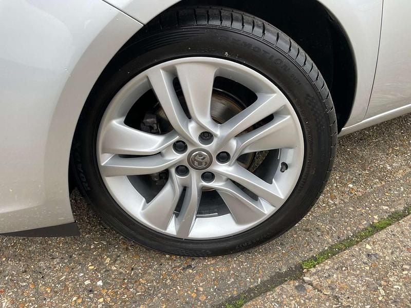 Used Vauxhall Meriva 120 HP (88 kW) 2016 Silver MPV