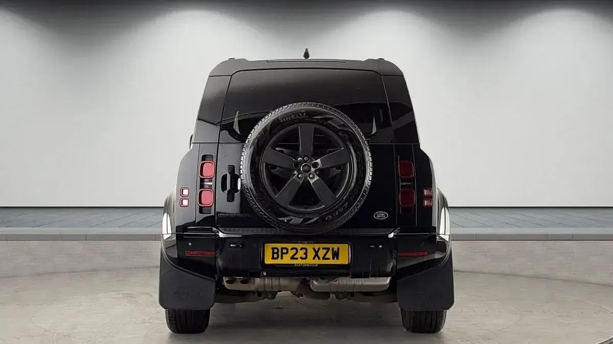 Usado Land Rover Defender HSE Dynamic 2023 Preto SUV