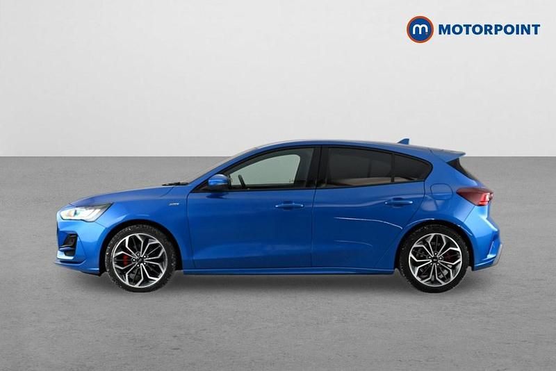 Used Ford Focus ST-Line X 155 HP (114 kW) 2023 Blue Hatchback