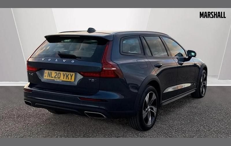 Usado Volvo V60 CC Plus 250 HP (183 kW) 2020 Azul Carrinha