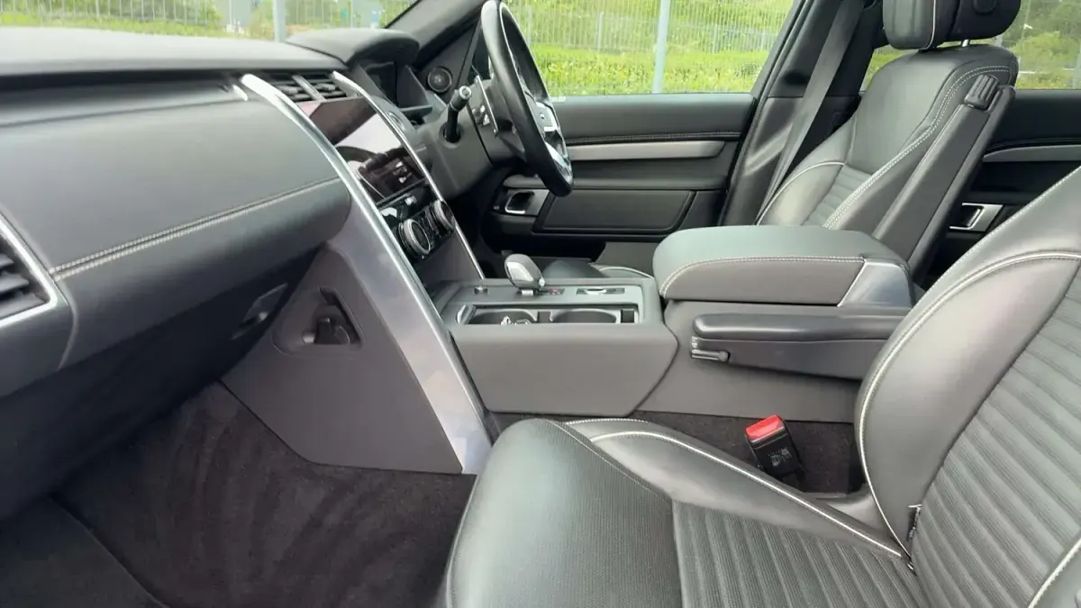 Used Land Rover Discovery HSE Dynamic 296 HP (217 kW) 2021 Silver SUV