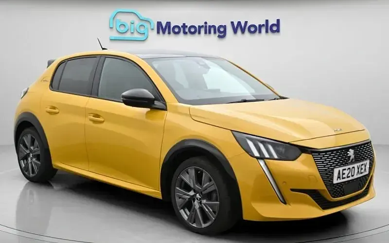 Used Peugeot 208 GT-line 131 HP (96 kW) 2020 Hatchback