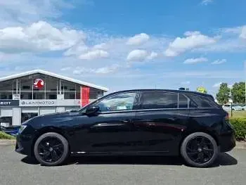 New Vauxhall Astra 130 HP (95 kW) 2026 Two coat premium metallic  graphic grey Hatchback