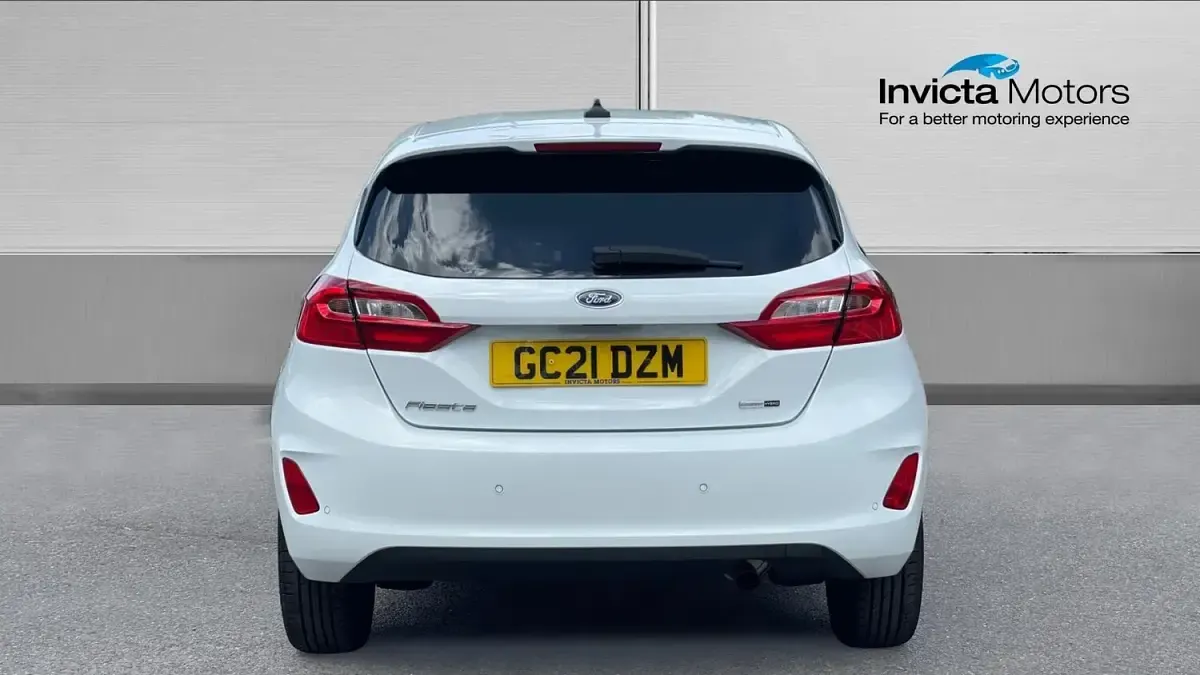 Used Ford Fiesta Trend 125 HP (91 kW) 2021 Frozen white Hatchback