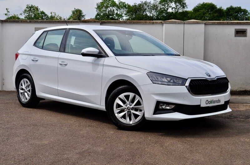 White Used 2022 Skoda Fabia Comfort Hatchback | £13,995 (Fair price) - Image 1/4