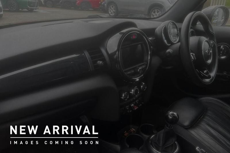 Used Mini Cooper Exclusive 134 HP (98 kW) 2019 Orange Hatchback