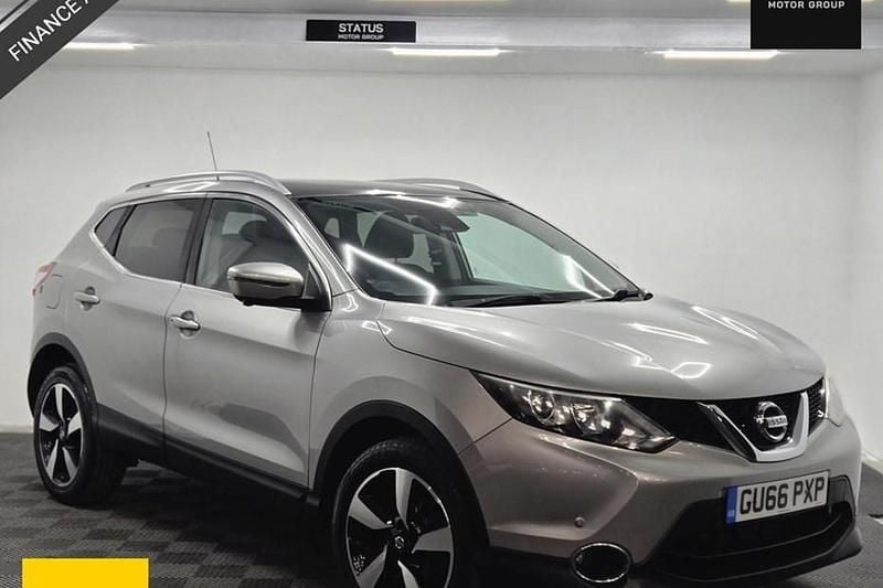 Silver Used 2016 Nissan Qashqai N-Connecta SUV | £8,995 (Good price) - Image 1/1
