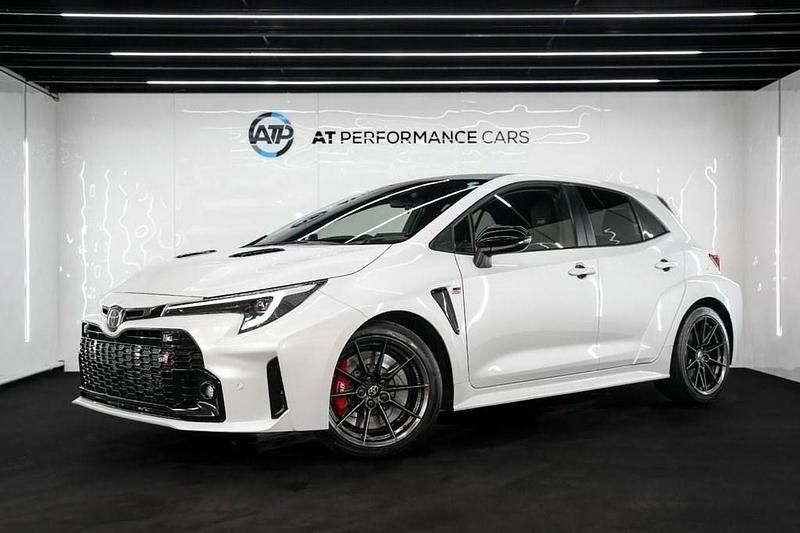 Used Toyota Corolla 304 HP (223 kW) 2023 White Hatchback