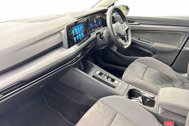 Used VW Golf VIII Style 130 HP (95 kW) 2022 Atlantic blue Hatchback