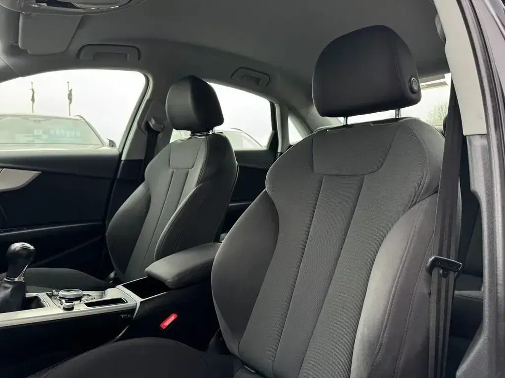 Usado Audi A4 Sport 150 HP (110 kW) 2017 Preto Sedan