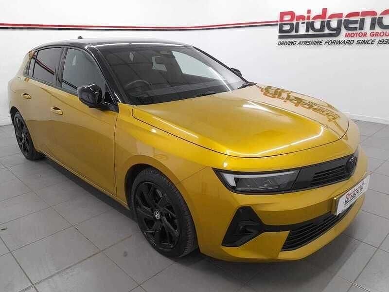 Yellow/black Used 2023 Vauxhall Astra GS Line Hatchback | £17,999 (Fair price) - Image 1/4
