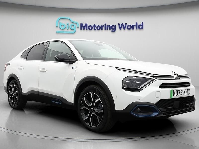 White Used 2023 Citroën e-C4 Shine Sedan | £14,800 (Good price) - Image 1/4