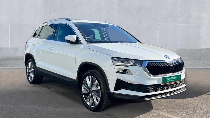 Moon white metallic Used 2025 Skoda Karoq SE L SUV | £21,990 (Good price) - Image 1/4