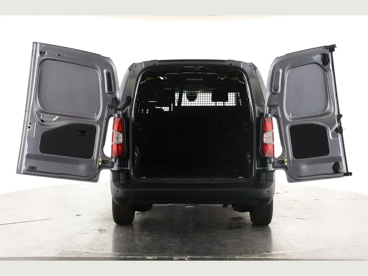 New Citroën Berlingo 100 HP (73 kW) 2026 Grey MPV
