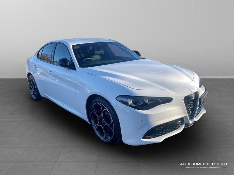 New Alfa Romeo Giulia Veloce 276 HP (202 kW) 2025 White Sedan