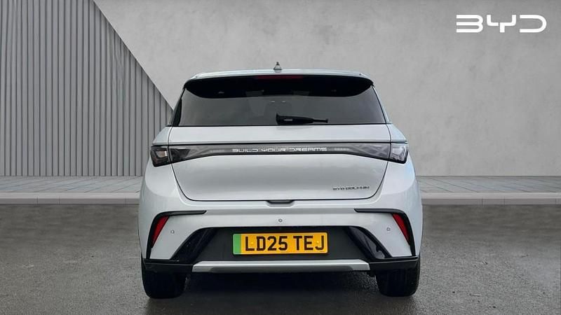 Used BYD Dolphin Design 150 kW (204 HP) 2025 White Hatchback