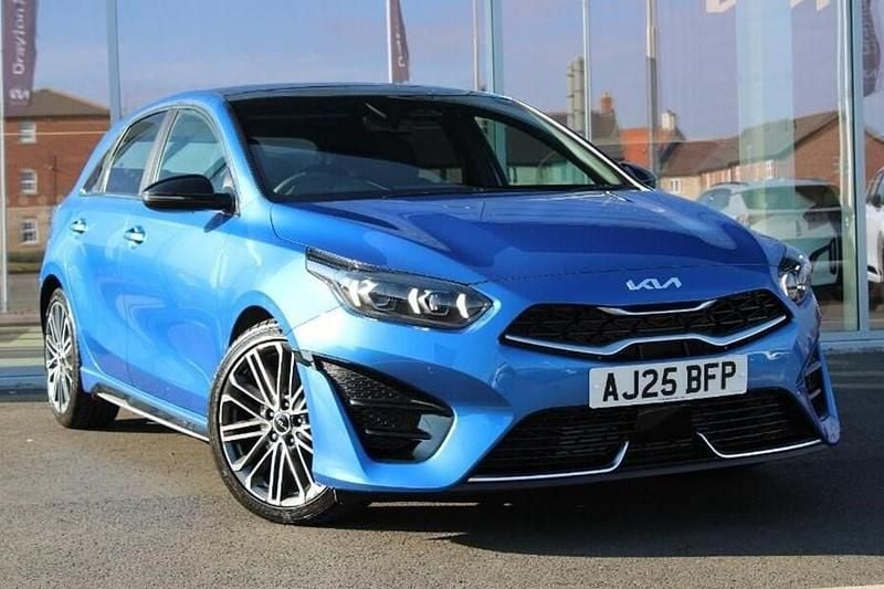 Used 2025 Kia Ceed 2 Hatchback | £24,285 (Expensive) - Image 1/1
