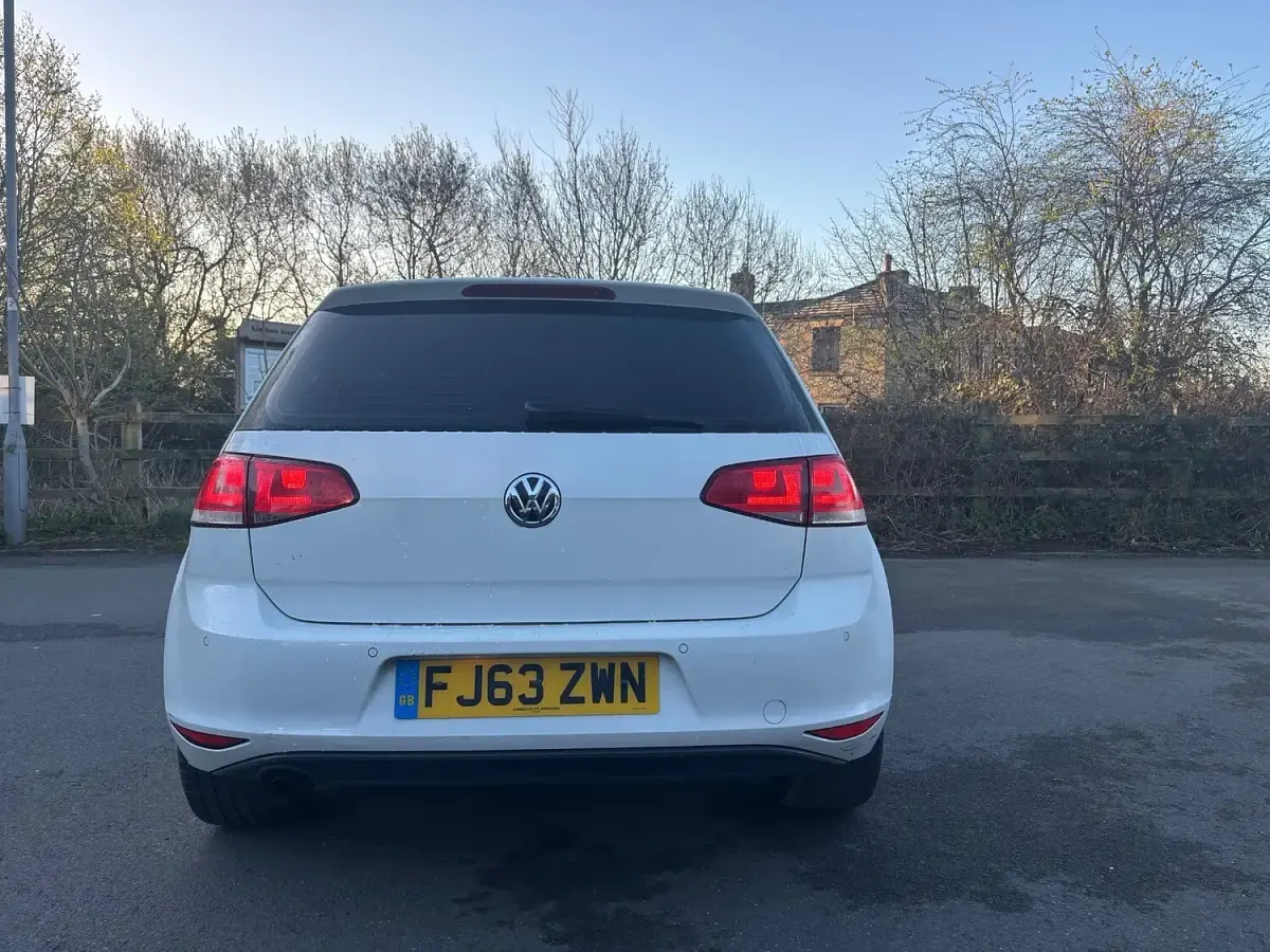 Used VW Golf VII SE 2013 White Hatchback