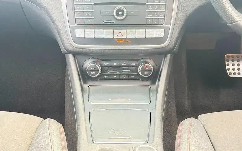 Used Mercedes GLA220 Executive 177 HP (130 kW) 2017 Grey SUV