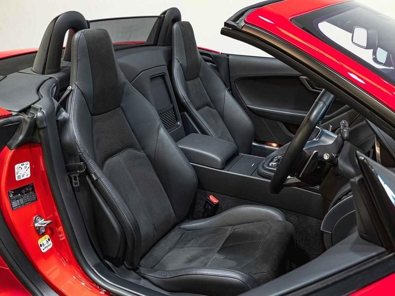 Used Jaguar F-Type R-Dynamic 380 HP (279 kW) 2019 Red Cabriolet