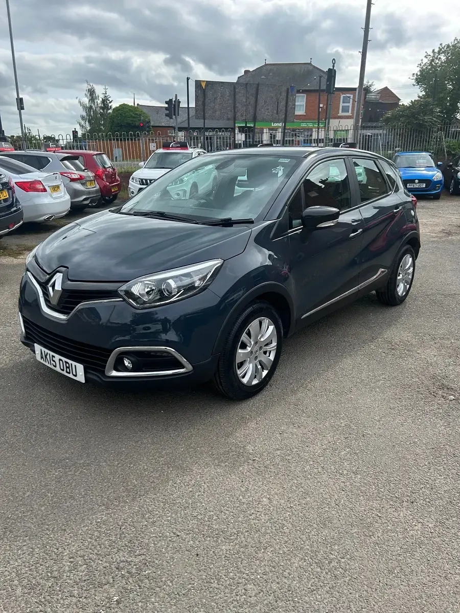 Used Renault Captur Expression+ 90 HP (66 kW) 2015 Blue SUV