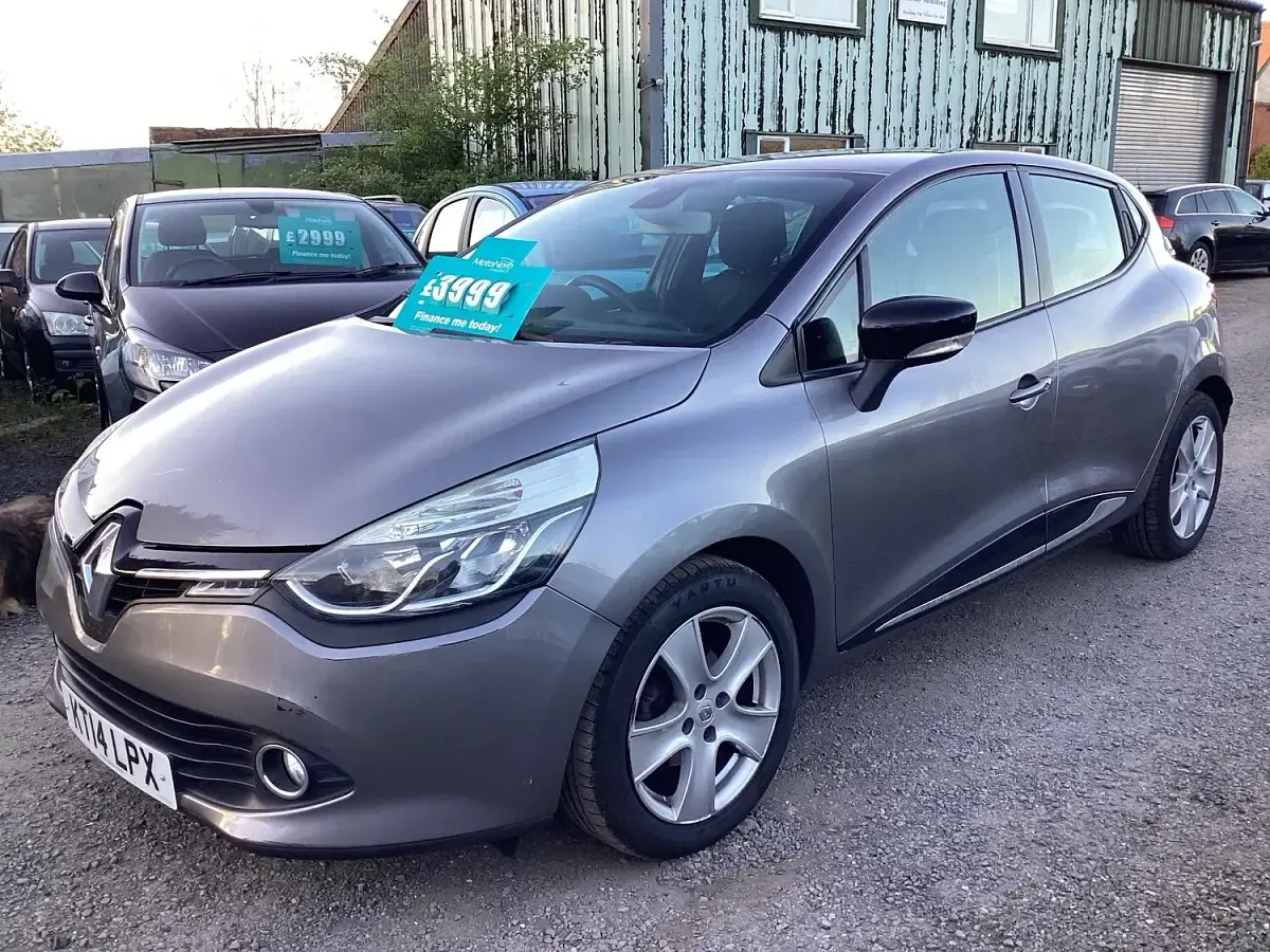 Used Renault Clio Dynamique 75 HP (55 kW) 2014 Grey Hatchback