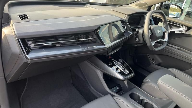 New Audi Q4 e-tron Advanced 250 kW (340 HP) 2026 Grey SUV