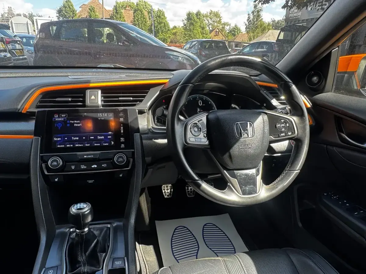 Used Honda Civic EX 129 HP (94 kW) 2017 Black Hatchback