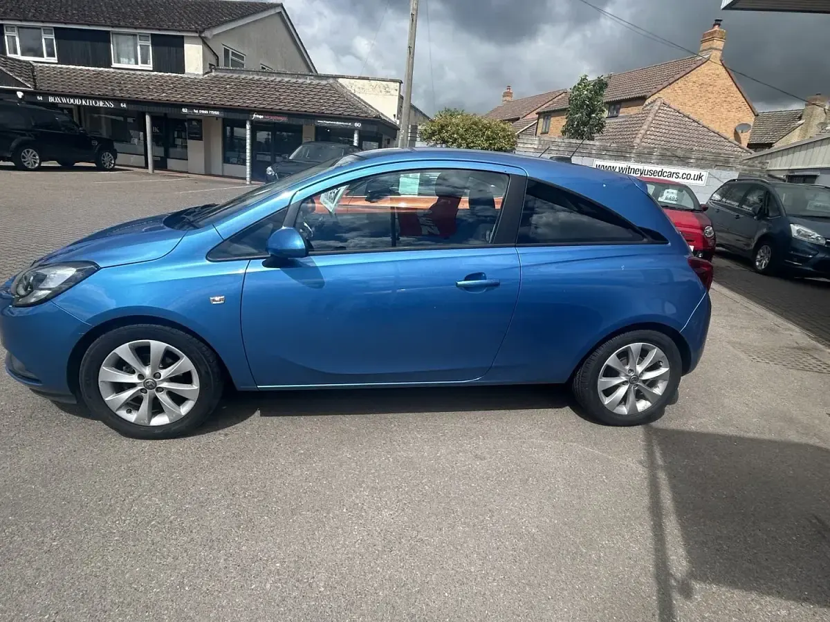 Used Vauxhall Corsa 75 HP (55 kW) 2017 Blue Hatchback