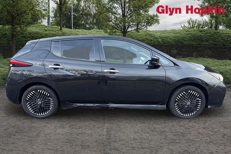 Used Nissan Leaf N-Connecta 110 kW (150 HP) 2022 Black Hatchback