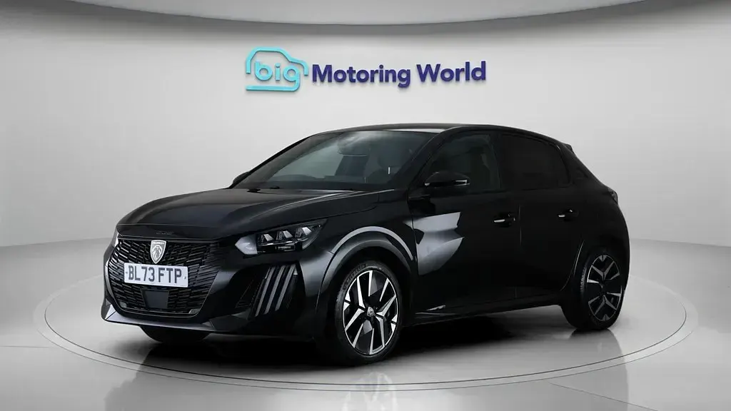 Second-hand Peugeot 208 GT 100 CP (73 kW) 2024 Negru Hatchback