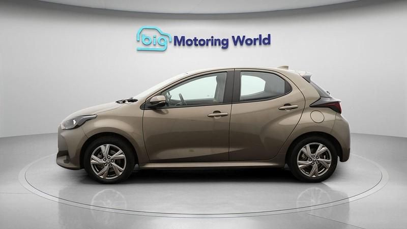 Used Toyota Yaris Hybrid 114 HP (83 kW) 2024 Bronze Hatchback