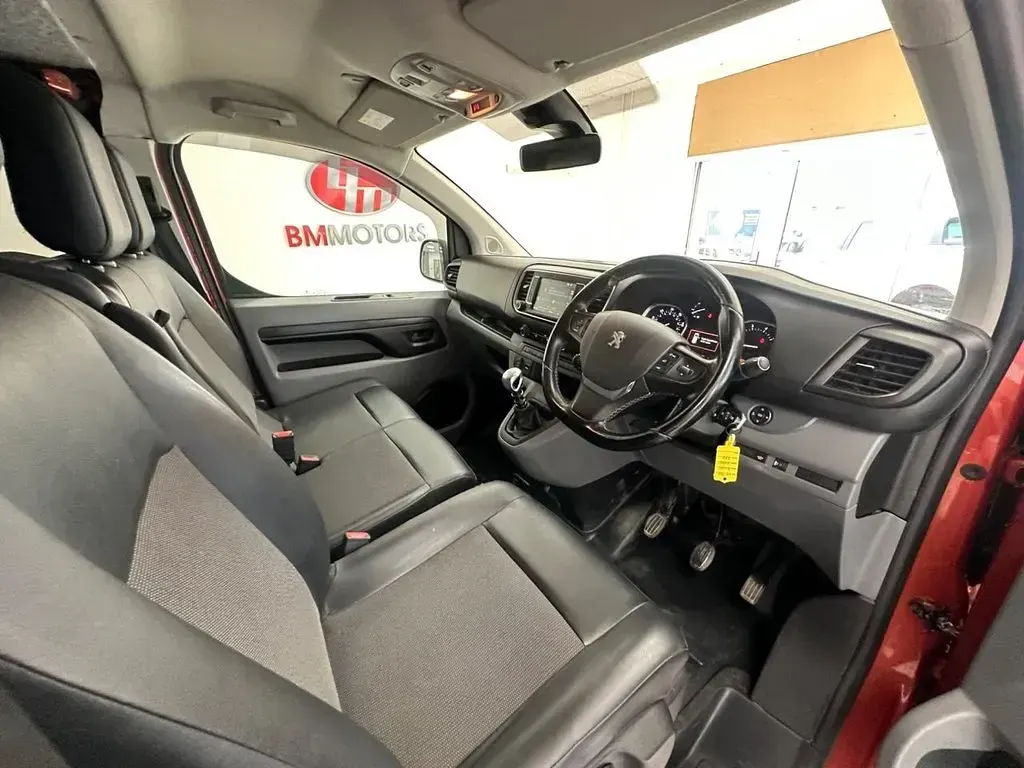 Used Peugeot Expert 2019 Red Van