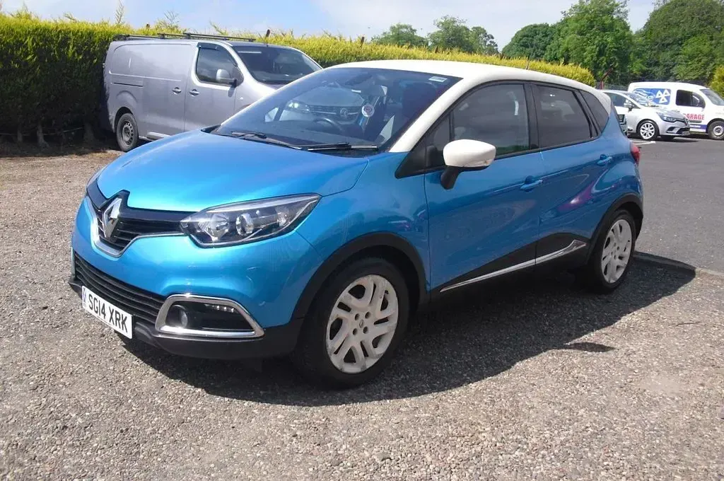 Used Renault Captur Dynamique 90 HP (66 kW) 2014 Blue SUV