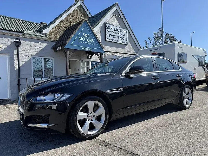Used Jaguar XF Portfolio 180 HP (132 kW) 2017 Black Sedan