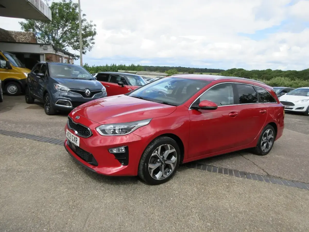 Used Kia Ceed 136 HP (100 kW) 2021 Red Hatchback