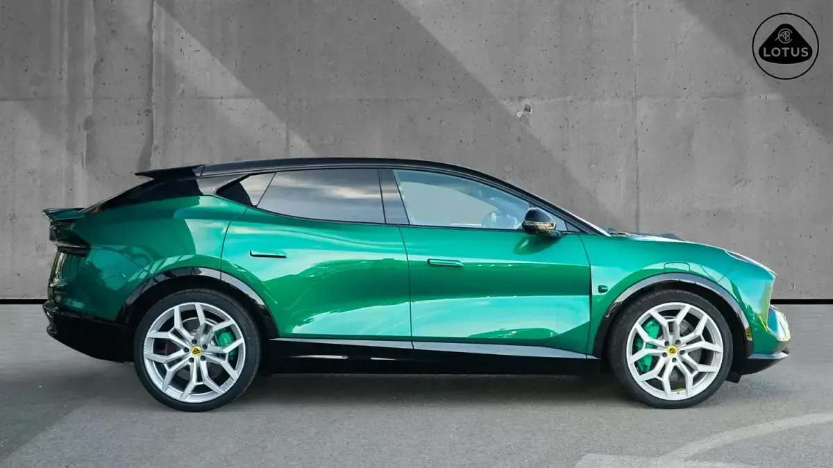 Used Lotus Eletre 450 kW (612 HP) 2023 Green SUV