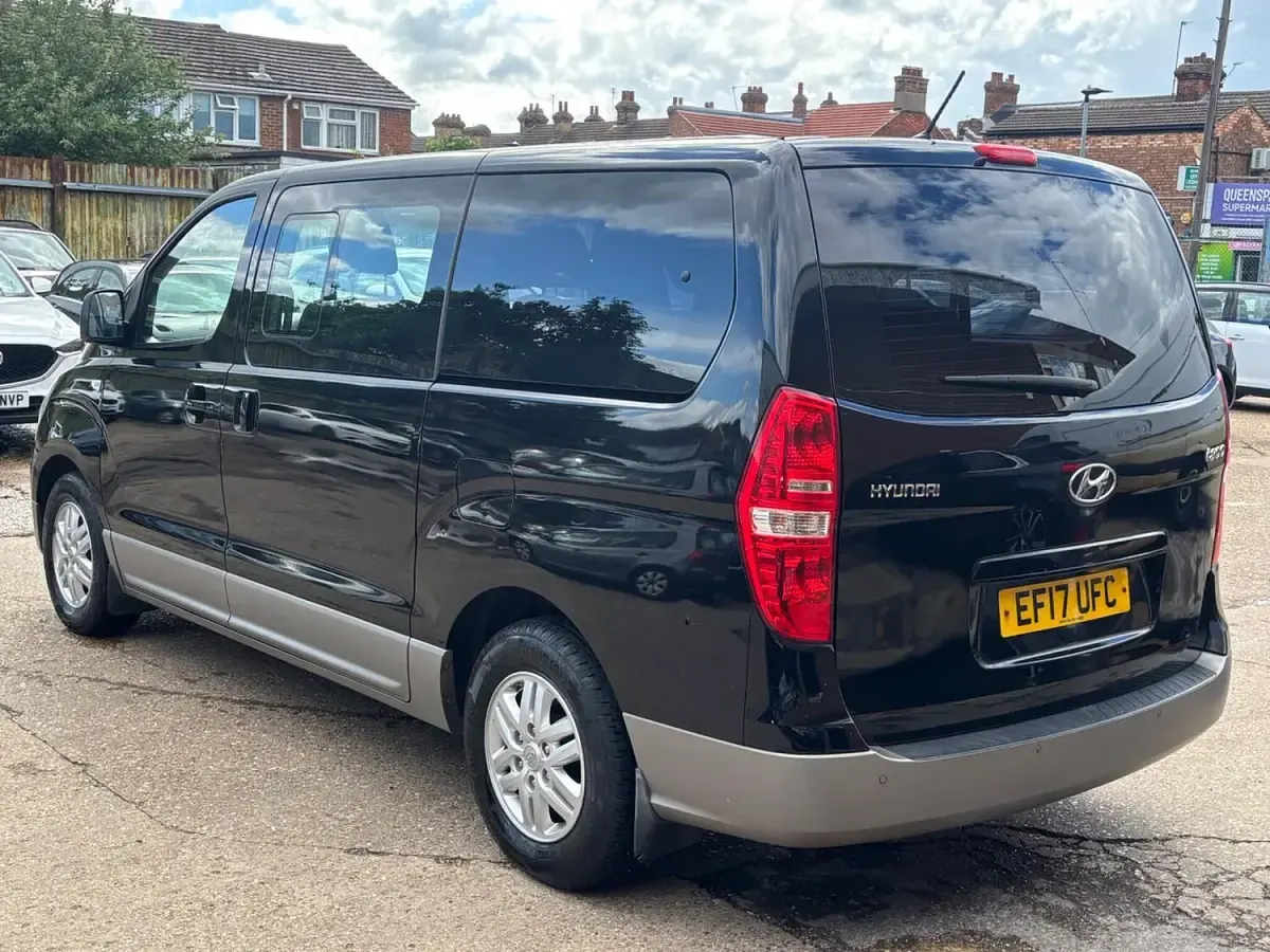 Used Hyundai I800 SE 134 HP (98 kW) 2017 Black MPV